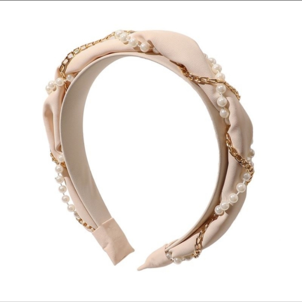 Headband with Pearls and Gold Chain